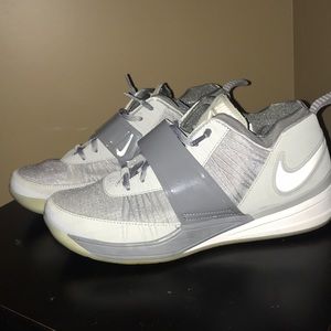 Nike ZOOM Revis Shoes